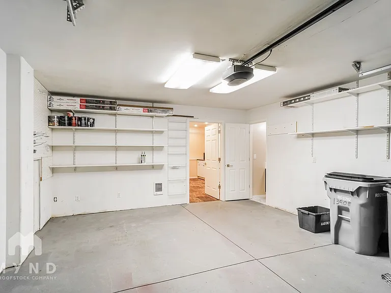 13908 NE 23rd Ave — Photo 16