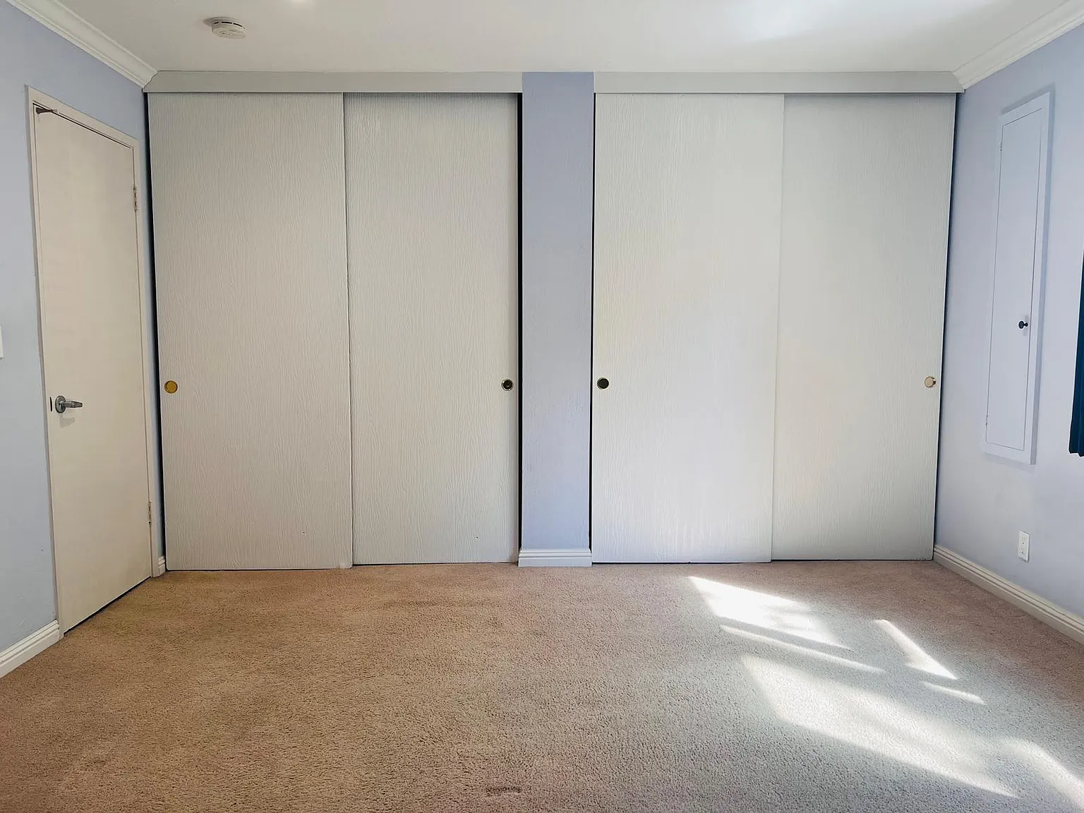 2 bed, 1083 sqft, $4,200 — Photo 3
