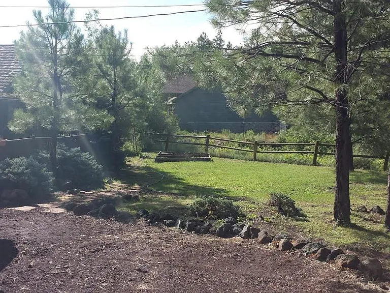 914 W Navajo Ln — Photo 2