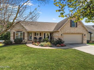 2841 Misty Ridge Dr, Lenoir City, TN 37772