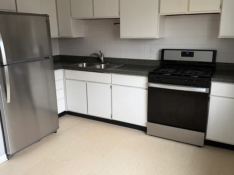 550 N Ardmore Ave #2W — Photo 7