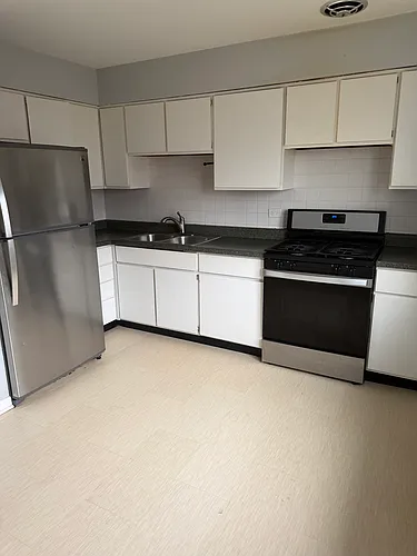 550 N Ardmore Ave #2W Photo 1