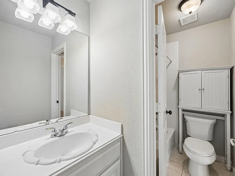 1613 Long Prairie Ct — Photo 40