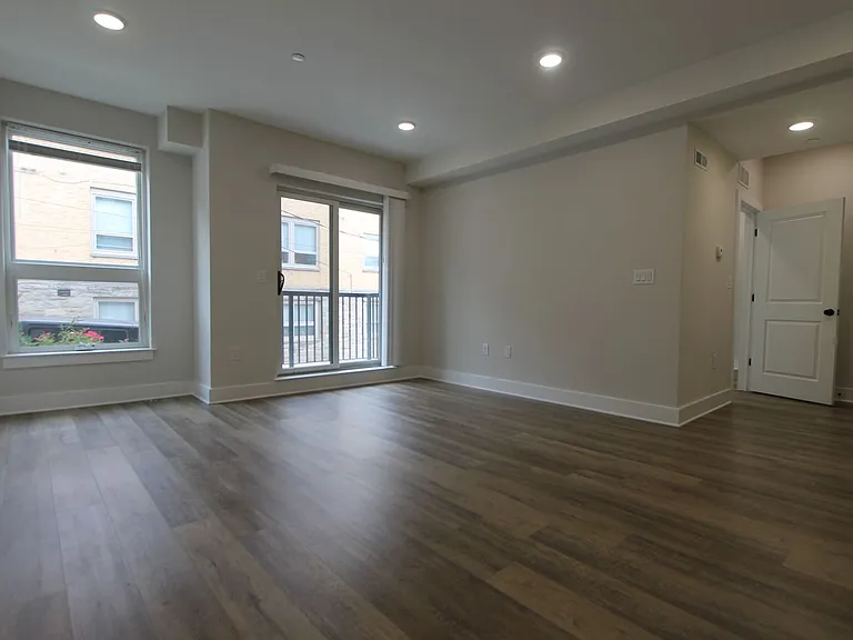 East Main Manayunk Apartments — Photo 49