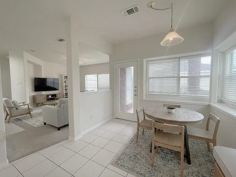 18807 Harbor Key Cir — Photo 31