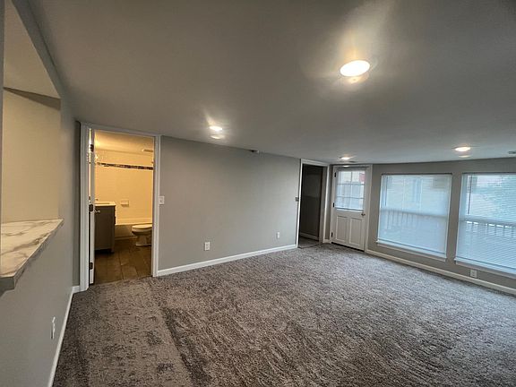 4th image of 3136 Military St #1
