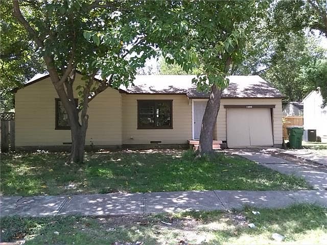 1st image of 1325 Devonwood Dr