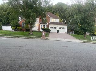 29 Trevor Pl, Matawan, NJ 07747