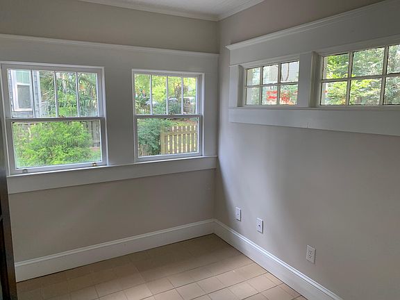 Bonus room - potential office