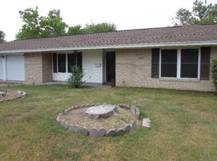 112 Royal Dr, Victoria, TX 77901