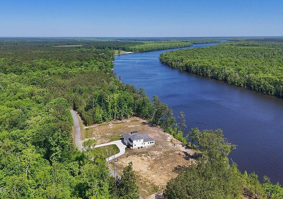 1st image of 206 Riversedge Drive