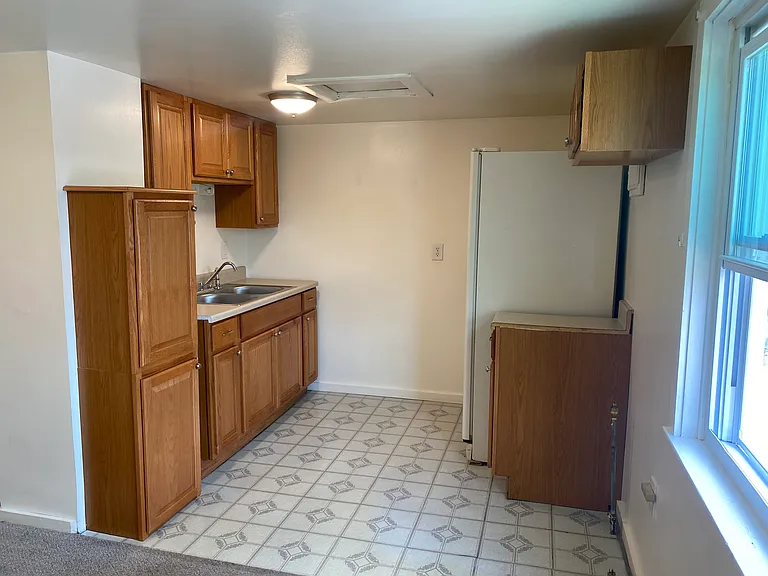 212 Central Ave #TOP — Photo 2