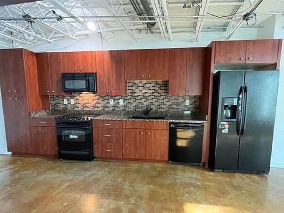 4th image of 415 Saint Pauls Blvd Unit 103