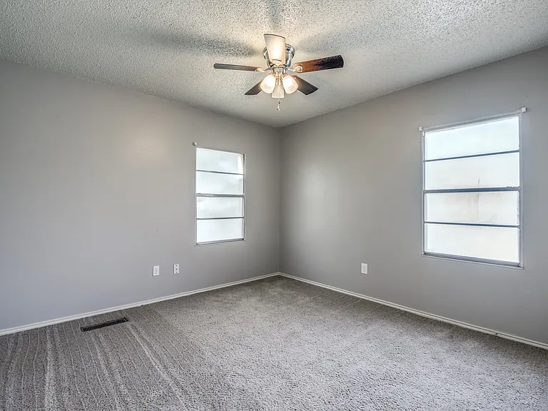 5302 Kenosha Ave — Photo 13