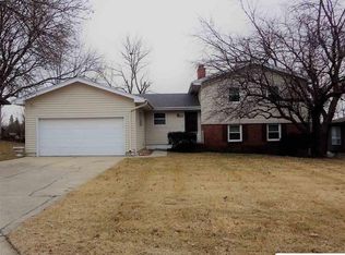 11107 Hilltop Ave, Omaha, NE 68164