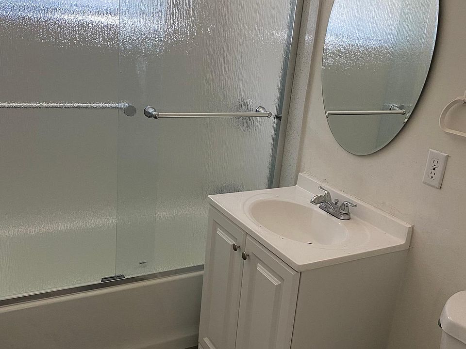 2nd image of 1760 S Tuxedo Ave #1760