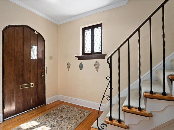 2nd image of 7446 Stanford Ave