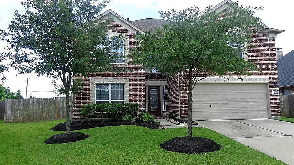 5 bed, 3.0 bath, $2,850 — Photo 1