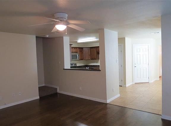 4th image of 2340 Bloomfield Dr