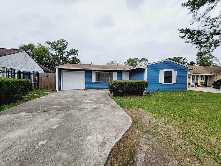 7535 Thurow St — Photo 1