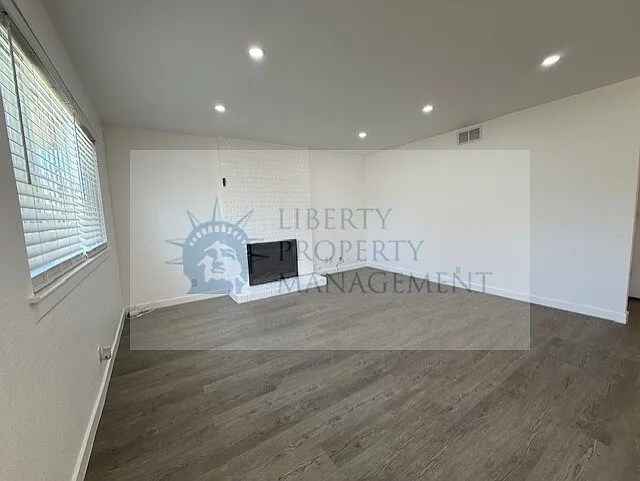 1332 Occidental Ave #1 — Photo 6