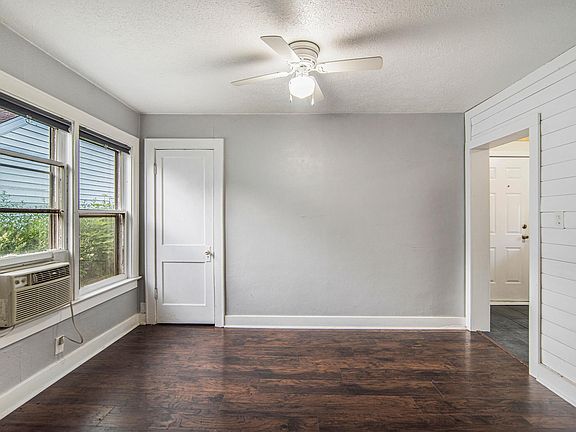 5th image of 2184 E Whittemore Ave