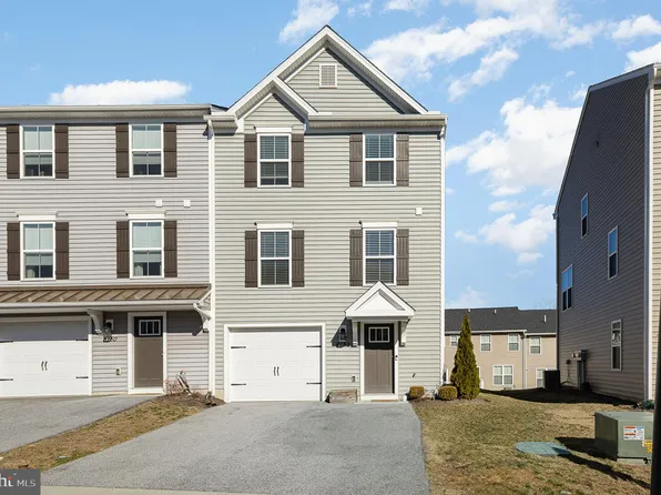 8152 Lenker Dr, Harrisburg, PA 17112