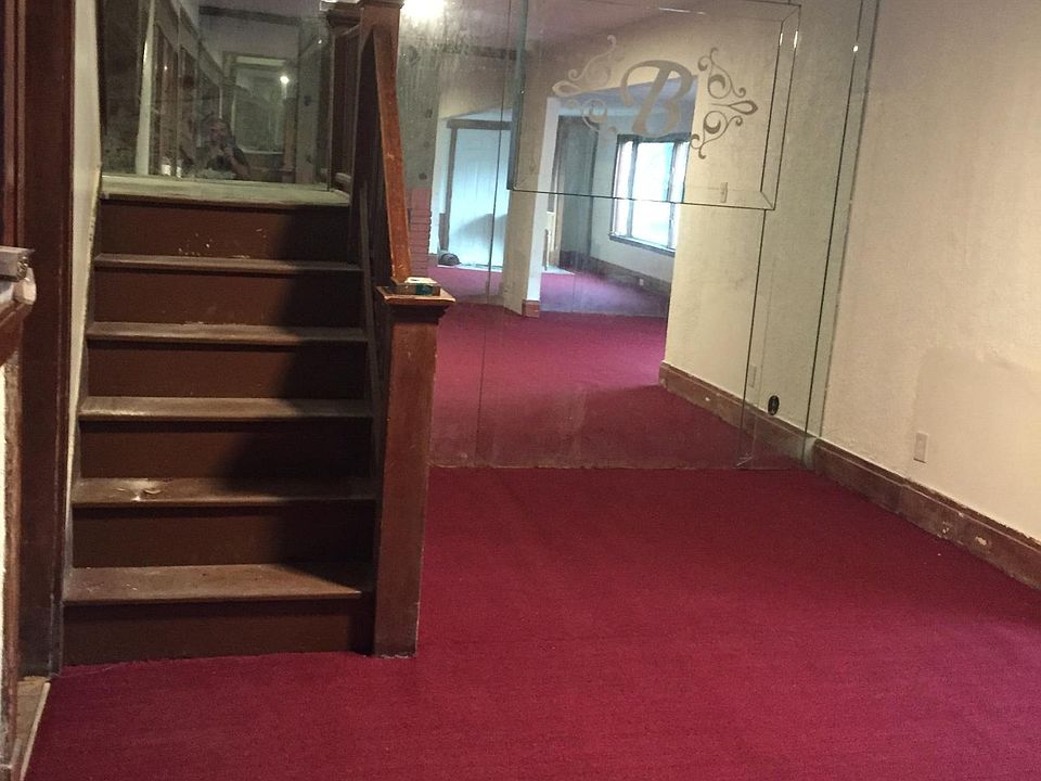 1st image of 104 Hewitt Ave