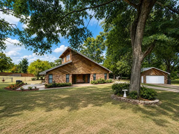 540 Post Oak St, Overton, TX 75684