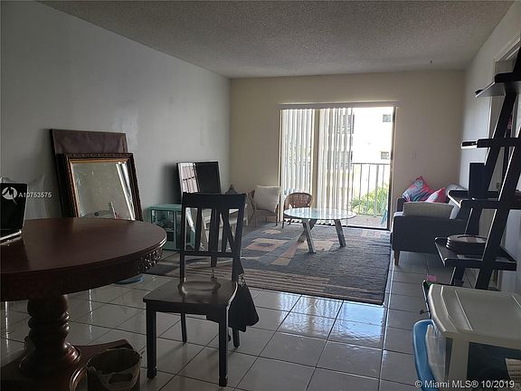 3rd image of 2939 Indian Creek Dr APT 305