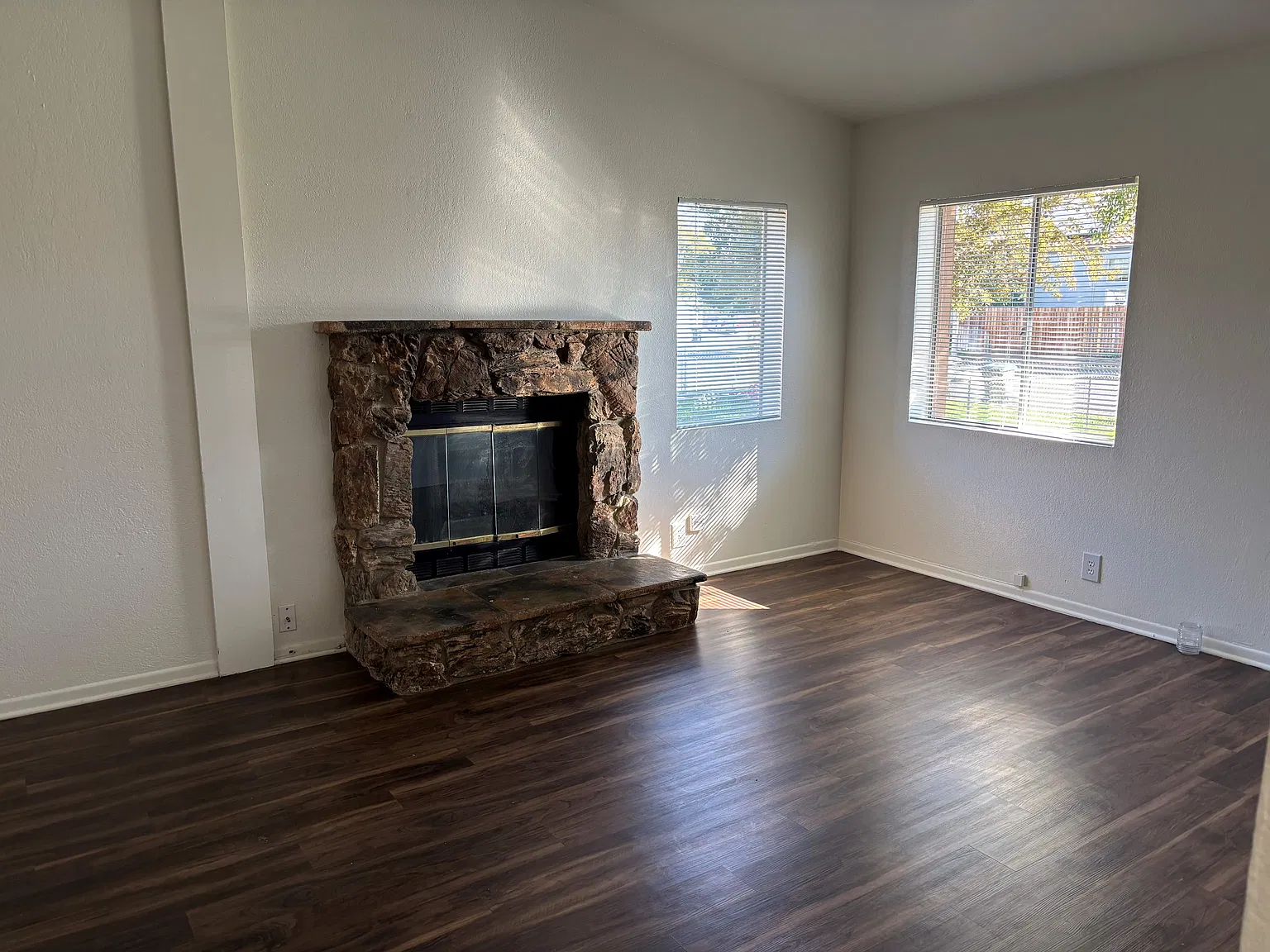 3 bed, 1128 sqft, $2,250 — Photo 2