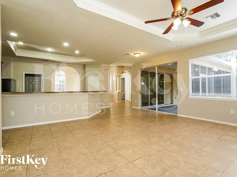 1005 Henry Ave — Photo 7