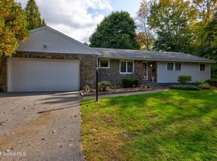 6 Queensbury Pl, Queensbury, NY 12804