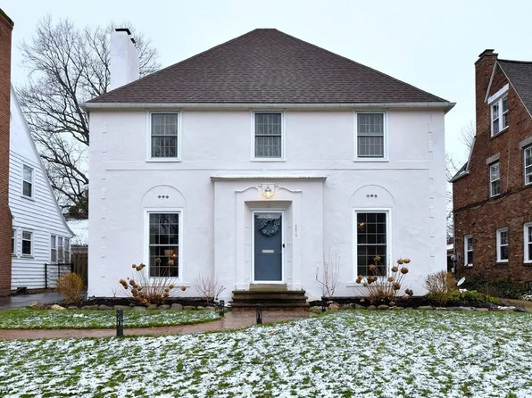 3678 Traver Rd, Shaker Heights, OH 44122