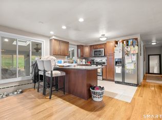 523 Chamberlain Hill Rd, Higganum, CT 06441