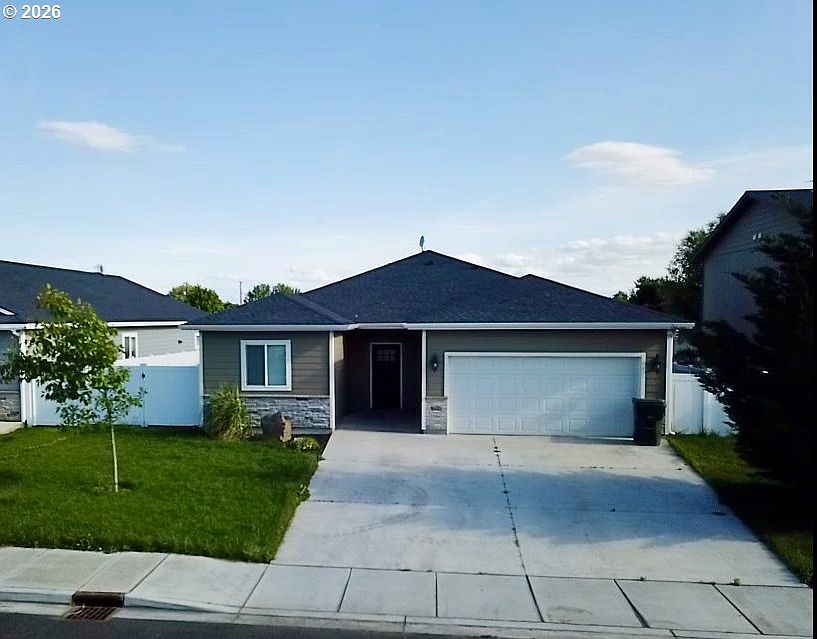 1st image of 303 Riverwood Ct