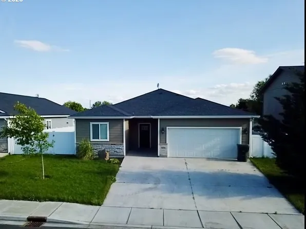 303 Riverwood Ct, Umatilla, OR 97882