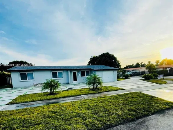 9040 SW 48th Ter, Miami, FL 33165
