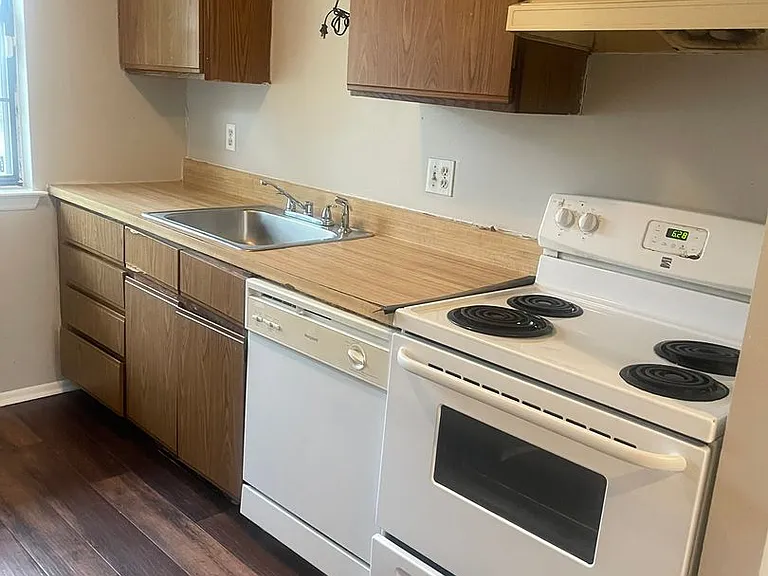 207 Channing Dr — Photo 9