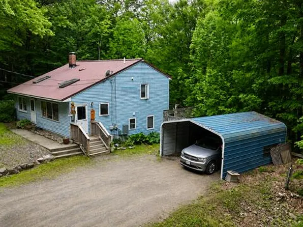 7 Lovers Lane, Saint Albans, ME 04971