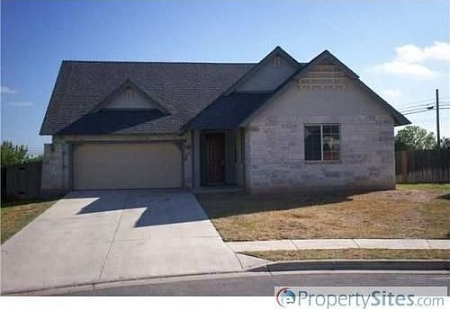 1st image of 806 Mallard Lake Trl