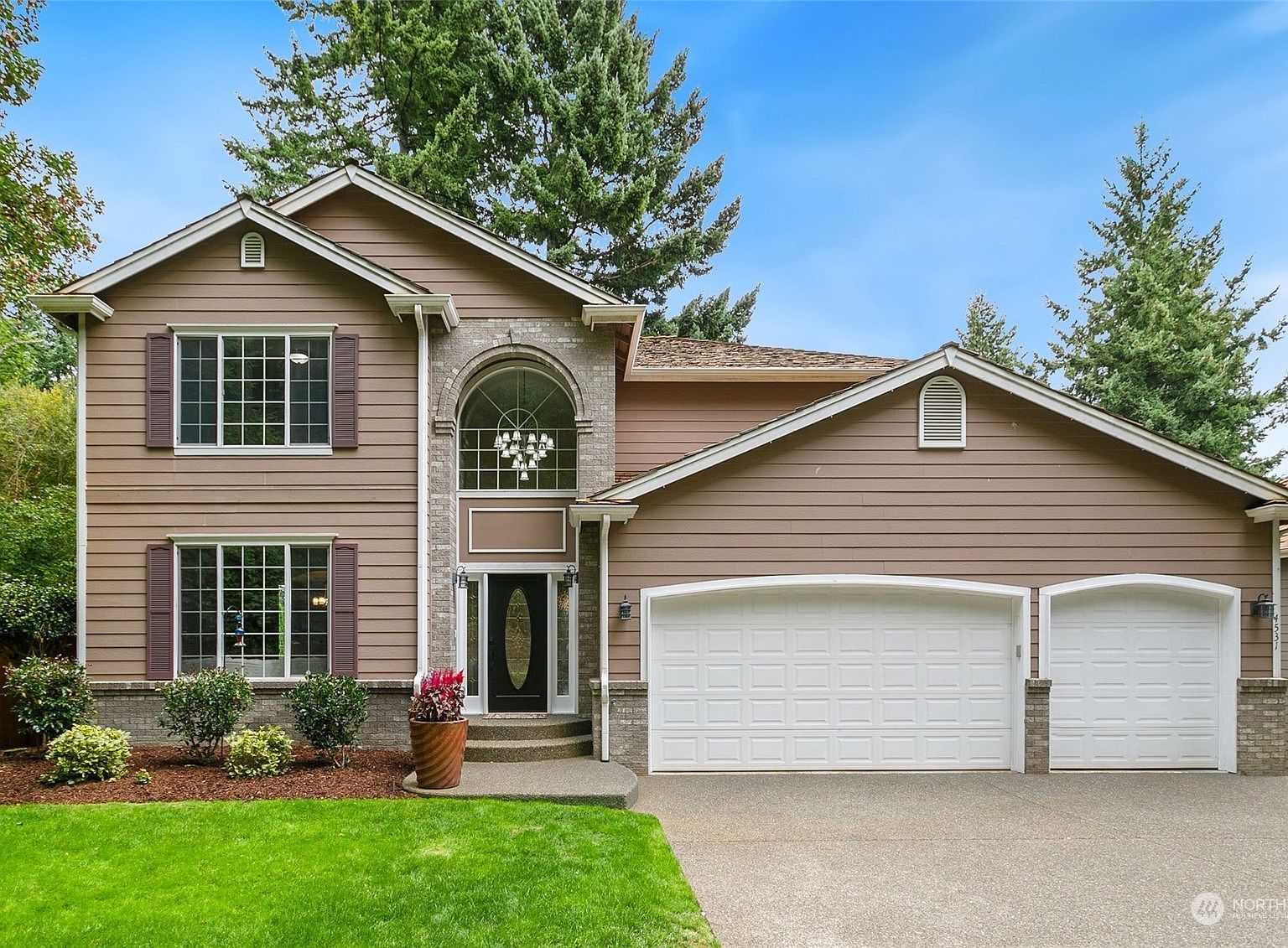 4531 Country Club Drive NE