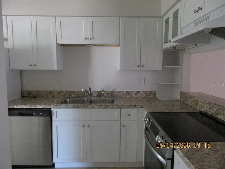 2112 Bahamas Ct — Photo 4