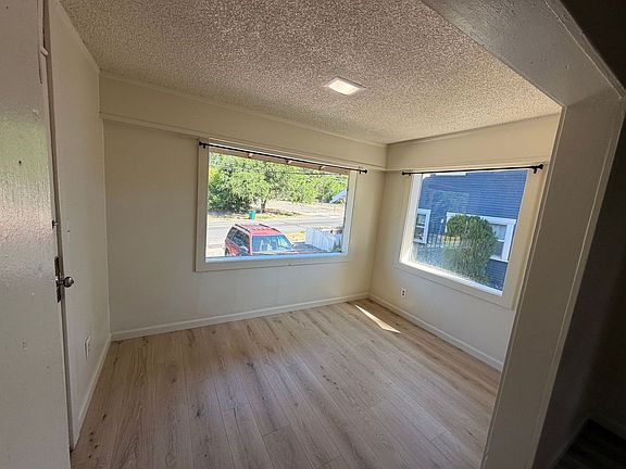 4th image of 1018 Washington St #2