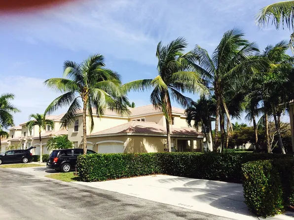 359 Dover Pl APT 204, Naples, FL 34104