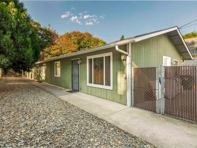 240 Gilbert Ave #A & B, Glendale, OR, 97442