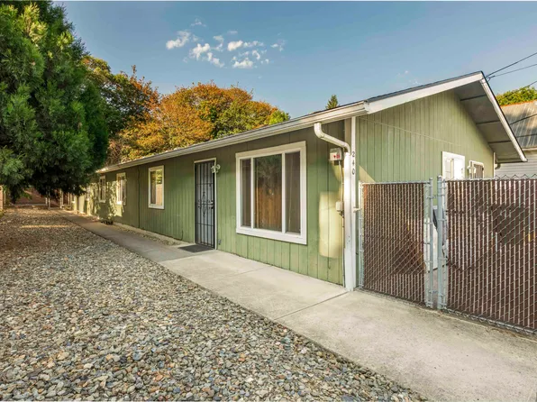 240 Gilbert Ave #A & B, Glendale, OR 97442
