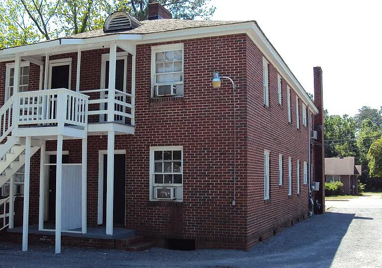 815B W Evans St — Photo 2