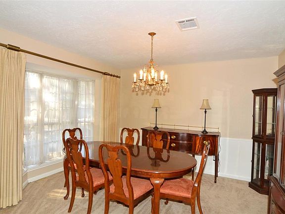 3rd image of 10527 Sageburrow Dr