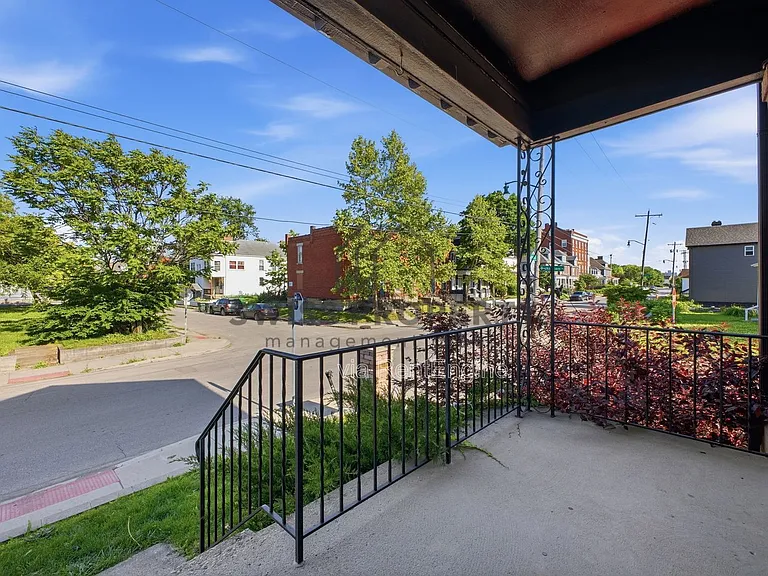 391 Saint Clair Ave — Photo 4